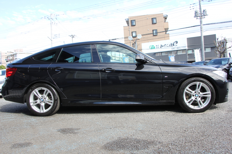 BMW 3シリーズ 320i ｸﾞﾗﾝﾂｰﾘｽﾓ Mｽﾎﾟｰﾂ【5/22迄限定掲載】追従ACC 衝突軽減ﾌﾞﾚｰｷ 車線逸脱警告 歩行者警告 HDDﾅﾋﾞBｶﾒﾗ 電動ﾄﾗﾝｸ Mｽﾎﾟｰﾂｴｱﾛ 18AW ﾒﾓﾘ-付電動ｼｰﾄ ETC2.0 ｽﾏｰﾄｷｰ ｷｾﾉﾝ ﾊﾟﾄﾞﾙｼﾌﾄ 電動ﾘｱｳｲﾝｸﾞ2年保証