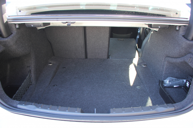 BMW 3シリーズ 320d ﾗｸﾞｼﾞｭｱﾘｰ 後期 【特選車･8月21日迄期間限定掲載】真珠色 新ｴﾝｼﾞﾝ 8C20型 ﾋｰﾀｰ黒革 LEDﾍｯﾄﾞﾗｲﾄ&ﾃｰﾙ 追従ACC ﾚｰﾝﾁｪﾝｼﾞ警告 衝突軽減ﾌﾞﾚｰｷ ﾀｯﾁﾊﾟｯﾄﾞ対応HDDﾅﾋﾞBluetooth接続 Bｶﾒﾗ ｽﾏｰﾄｷｰ ｸﾛｰﾑﾗｲﾝｴｸｽﾃﾘｱ 2年保証