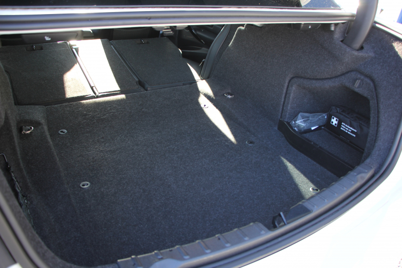 BMW 3シリーズ 320d ﾗｸﾞｼﾞｭｱﾘｰ 後期 【特選車･8月21日迄期間限定掲載】真珠色 新ｴﾝｼﾞﾝ 8C20型 ﾋｰﾀｰ黒革 LEDﾍｯﾄﾞﾗｲﾄ&ﾃｰﾙ 追従ACC ﾚｰﾝﾁｪﾝｼﾞ警告 衝突軽減ﾌﾞﾚｰｷ ﾀｯﾁﾊﾟｯﾄﾞ対応HDDﾅﾋﾞBluetooth接続 Bｶﾒﾗ ｽﾏｰﾄｷｰ ｸﾛｰﾑﾗｲﾝｴｸｽﾃﾘｱ 2年保証