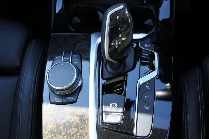 BMW X3 M40d ｾﾚｸﾄP 326馬力【特選車】3.0Lﾃﾞｨｰｾﾞﾙﾀｰﾎﾞﾊﾟﾉﾗﾏｻﾝﾙｰﾌ 全席ﾋｰﾀｰ黒革  ﾊｰﾏﾝｶｰﾄﾞﾝｻｳﾝﾄﾞHUD ﾘｱｼｰﾄ可倒調整 専用21AW Mｽﾎﾟｰﾂﾃﾞﾌ&ﾌﾞﾚｰｷ 追従ACC ｽﾃｱﾘﾝｸﾞｻﾎﾟｰﾄ ﾀｯﾁ画面HDDﾅﾋﾞTV 360度ｶﾒﾗ ｱﾝﾋﾞｴﾝﾄﾗｲﾄ 電動ﾄﾗﾝｸ 2年保証