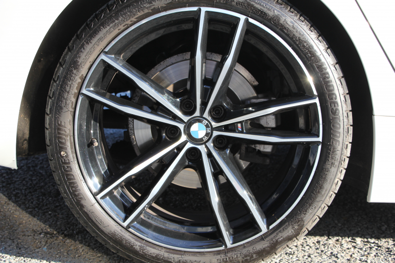 BMW 3シリーズ 320i Mｽﾎﾟｰﾂ ﾊｲﾗｲﾝ&ｺﾝﾌｫｰﾄP 1ｵﾅ ﾓｶﾌﾞﾗｳﾝﾚｻﾞｰ ｼｰﾄﾋｰﾀｰ ﾗﾝﾊﾞｰｻﾎﾟｰﾄ 追従ACC ｽﾃｱﾘﾝｸﾞｻﾎﾟｰﾄ BMWﾗｲﾌﾞｺｯｸﾋﾟｯﾄﾞｱｯﾌﾟﾙｶｰﾌﾟﾚｲ対応 ﾀｯﾁﾊﾟﾈﾙHDDﾅﾋﾞ電動ﾄﾗﾝｸ 後退ｱｼｽﾄ DｱｼｽﾄPRO 2年保証