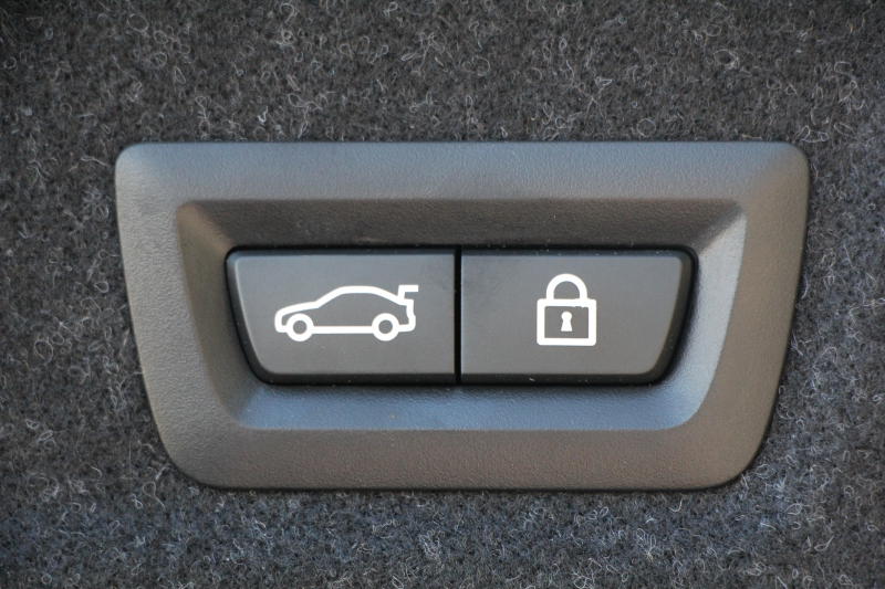 BMW 3シリーズ 320i Mｽﾎﾟｰﾂ ﾊｲﾗｲﾝ&ｺﾝﾌｫｰﾄP 1ｵﾅ ﾓｶﾌﾞﾗｳﾝﾚｻﾞｰ ｼｰﾄﾋｰﾀｰ ﾗﾝﾊﾞｰｻﾎﾟｰﾄ 追従ACC ｽﾃｱﾘﾝｸﾞｻﾎﾟｰﾄ BMWﾗｲﾌﾞｺｯｸﾋﾟｯﾄﾞｱｯﾌﾟﾙｶｰﾌﾟﾚｲ対応 ﾀｯﾁﾊﾟﾈﾙHDDﾅﾋﾞ電動ﾄﾗﾝｸ 後退ｱｼｽﾄ DｱｼｽﾄPRO 2年保証