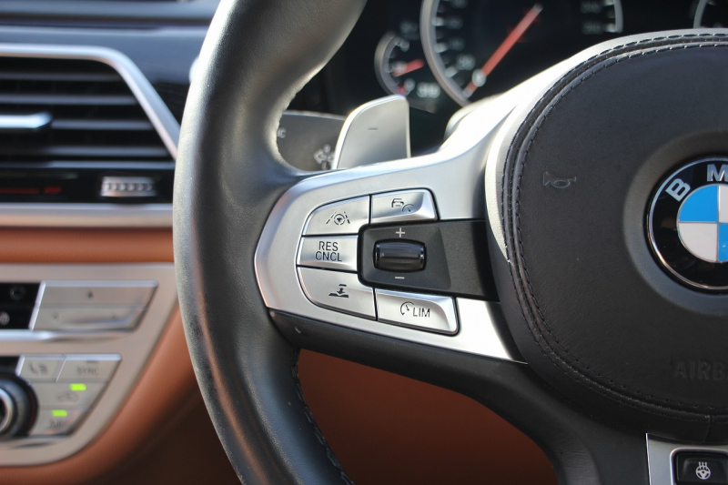 BMW 7シリーズ 740d Xdrive Mｽﾎﾟｰﾂ ﾘｱｺﾝﾌｫｰﾄP ﾘｱｴﾝﾀｰﾃｲﾒﾝﾄ ﾘｱﾓﾆﾀｰ ﾀｯﾁｺﾏﾝﾄﾞﾋｰﾄｺﾝﾌｫｰﾄP ｻﾝﾙｰﾌ ﾚｰｻﾞｰﾗｲﾄ ﾃﾞｨｽﾌﾟﾚｲｷｰ ﾘﾓｰﾄﾊﾟｰｷﾝｸﾞﾏｯｻｰｼﾞ&ﾍﾞﾝﾁﾚｰｼｮﾝ ｺﾆｬｯｸﾚｻﾞｰ 360度ｶﾒﾗ 4WD 3.0Lﾃﾞｨｰｾﾞﾙﾀｰﾎﾞ2年保証