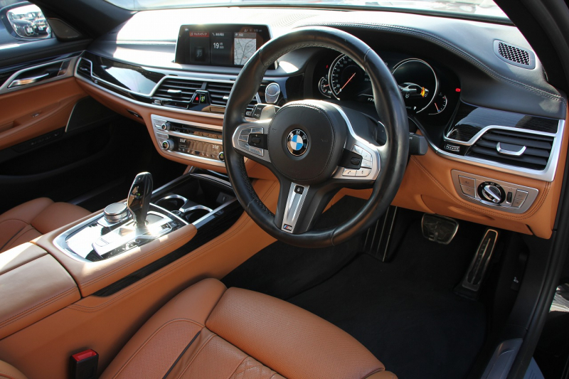 BMW 7シリーズ 740d Xdrive Mｽﾎﾟｰﾂ ﾘｱｺﾝﾌｫｰﾄP ﾘｱｴﾝﾀｰﾃｲﾒﾝﾄ ﾘｱﾓﾆﾀｰ ﾀｯﾁｺﾏﾝﾄﾞﾋｰﾄｺﾝﾌｫｰﾄP ｻﾝﾙｰﾌ ﾚｰｻﾞｰﾗｲﾄ ﾃﾞｨｽﾌﾟﾚｲｷｰ ﾘﾓｰﾄﾊﾟｰｷﾝｸﾞﾏｯｻｰｼﾞ&ﾍﾞﾝﾁﾚｰｼｮﾝ ｺﾆｬｯｸﾚｻﾞｰ 360度ｶﾒﾗ 4WD 3.0Lﾃﾞｨｰｾﾞﾙﾀｰﾎﾞ2年保証