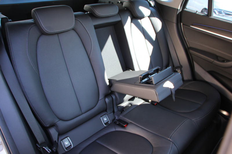 BMW X1 Xdrive18d Xﾗｲﾝ ﾊｲﾗｲﾝ LCI後期 ﾌｪｲｽﾘﾌﾄ後 1ｵｰﾅ 追従ACC ﾋｰﾀｰ黒革 LEDﾍｯﾄﾞﾗｲﾄ&ﾃｰﾙ&ﾌｫｸﾞﾀｯﾁ画面HDDﾅﾋﾞPｱｼｽﾄ ｱﾝﾋﾞｴﾝﾄﾗｲﾄ 電動ﾘｱｹﾞｰﾄ 衝突軽減ﾌﾞﾚｰｷ 車線逸脱警告 歩行者警告 ｽﾏｰﾄｷｰ 2年保証