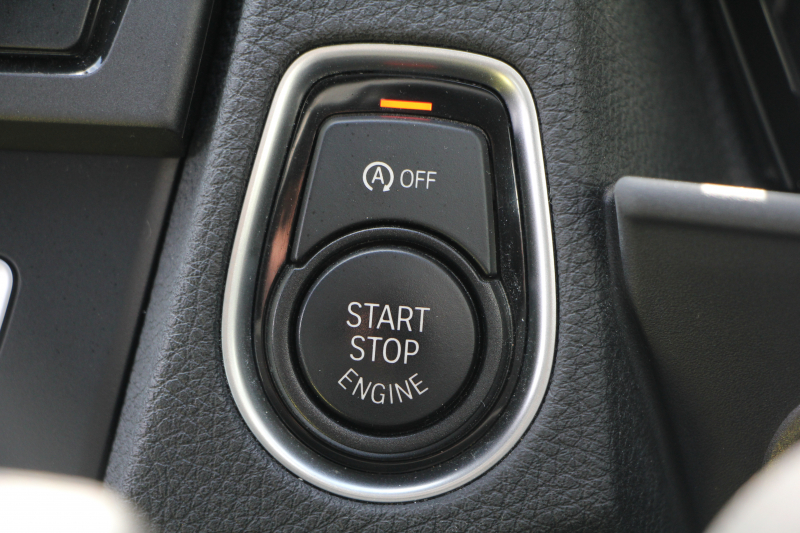 BMW 2シリーズ M235i ｸｰﾍﾟ1ｵﾅ 直6ﾀｰﾎﾞ326馬力 ｱﾀﾞﾌﾟﾃｨﾌﾞMｻｽ 専用ﾌﾞﾚｰｷ Bｶﾒﾗ&ﾘｱPDC 衝突軽減ﾌﾞﾚｰｷ 車線逸脱警告 歩行者警告 ﾌﾞﾚｰｷ付ｸﾙｺﾝ HDDﾅﾋﾞBluetooth接続 ｽﾏｰﾄｷｰ 18AW ﾊﾟﾄﾞﾙｼﾌﾄ 2年保証