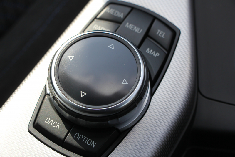 BMW 2シリーズ M235i ｸｰﾍﾟ1ｵﾅ 直6ﾀｰﾎﾞ326馬力 ｱﾀﾞﾌﾟﾃｨﾌﾞMｻｽ 専用ﾌﾞﾚｰｷ Bｶﾒﾗ&ﾘｱPDC 衝突軽減ﾌﾞﾚｰｷ 車線逸脱警告 歩行者警告 ﾌﾞﾚｰｷ付ｸﾙｺﾝ HDDﾅﾋﾞBluetooth接続 ｽﾏｰﾄｷｰ 18AW ﾊﾟﾄﾞﾙｼﾌﾄ 2年保証