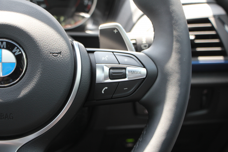 BMW 2シリーズ M235i ｸｰﾍﾟ1ｵﾅ 直6ﾀｰﾎﾞ326馬力 ｱﾀﾞﾌﾟﾃｨﾌﾞMｻｽ 専用ﾌﾞﾚｰｷ Bｶﾒﾗ&ﾘｱPDC 衝突軽減ﾌﾞﾚｰｷ 車線逸脱警告 歩行者警告 ﾌﾞﾚｰｷ付ｸﾙｺﾝ HDDﾅﾋﾞBluetooth接続 ｽﾏｰﾄｷｰ 18AW ﾊﾟﾄﾞﾙｼﾌﾄ 2年保証