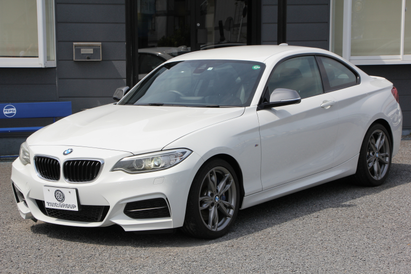 BMW 2シリーズ M235i ｸｰﾍﾟ1ｵﾅ 直6ﾀｰﾎﾞ326馬力 ｱﾀﾞﾌﾟﾃｨﾌﾞMｻｽ 専用ﾌﾞﾚｰｷ Bｶﾒﾗ&ﾘｱPDC 衝突軽減ﾌﾞﾚｰｷ 車線逸脱警告 歩行者警告 ﾌﾞﾚｰｷ付ｸﾙｺﾝ HDDﾅﾋﾞBluetooth接続 ｽﾏｰﾄｷｰ 18AW ﾊﾟﾄﾞﾙｼﾌﾄ 2年保証