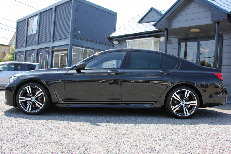 BMW 7シリーズ 740i Mｽﾎﾟｰﾂ ﾘｱｺﾝﾌｫｰﾄP ﾘｱｴﾝﾀｰﾃｲﾒﾝﾄ ﾘｱﾓﾆﾀｰ ﾀｯﾁｺﾏﾝﾄﾞﾋｰﾄｺﾝﾌｫｰﾄP ｻﾝﾙｰﾌ ﾚｰｻﾞｰﾗｲﾄ ﾃﾞｨｽﾌﾟﾚｲｷｰ ﾘﾓｰﾄﾊﾟｰｷﾝｸﾞ20AW ﾏｯｻｰｼﾞ&ﾍﾞﾝﾁﾚｰｼｮﾝ ﾌﾞﾗｯｸﾅｯﾊﾟﾚｻﾞｰ 360度ｶﾒﾗ 電動ﾄﾗﾝｸ HUD 追従ACC 2年保証