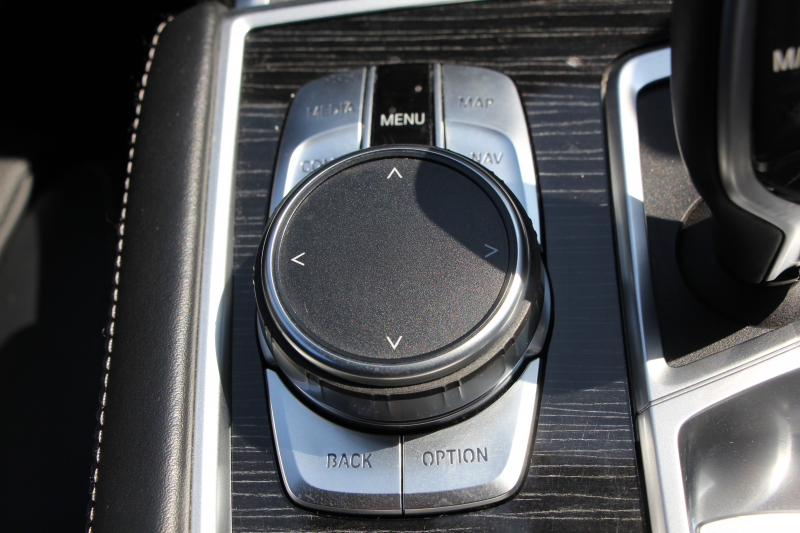 BMW 7シリーズ 740i Mｽﾎﾟｰﾂ ﾘｱｺﾝﾌｫｰﾄP ﾘｱｴﾝﾀｰﾃｲﾒﾝﾄ ﾘｱﾓﾆﾀｰ ﾀｯﾁｺﾏﾝﾄﾞﾋｰﾄｺﾝﾌｫｰﾄP ｻﾝﾙｰﾌ ﾚｰｻﾞｰﾗｲﾄ ﾃﾞｨｽﾌﾟﾚｲｷｰ ﾘﾓｰﾄﾊﾟｰｷﾝｸﾞ20AW ﾏｯｻｰｼﾞ&ﾍﾞﾝﾁﾚｰｼｮﾝ ﾌﾞﾗｯｸﾅｯﾊﾟﾚｻﾞｰ 360度ｶﾒﾗ 電動ﾄﾗﾝｸ HUD 追従ACC 2年保証