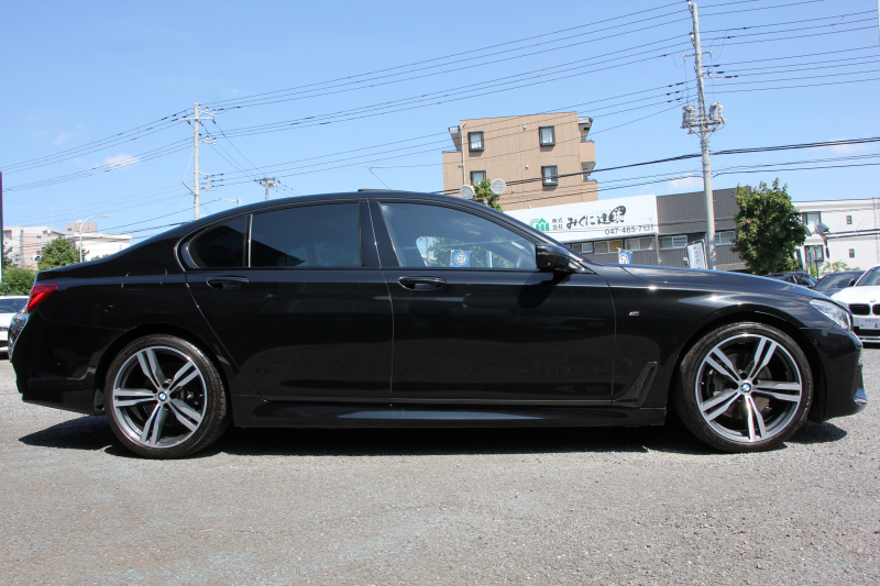 BMW 7シリーズ 740i Mｽﾎﾟｰﾂ ﾘｱｺﾝﾌｫｰﾄP ﾘｱｴﾝﾀｰﾃｲﾒﾝﾄ ﾘｱﾓﾆﾀｰ ﾀｯﾁｺﾏﾝﾄﾞﾋｰﾄｺﾝﾌｫｰﾄP ｻﾝﾙｰﾌ ﾚｰｻﾞｰﾗｲﾄ ﾃﾞｨｽﾌﾟﾚｲｷｰ ﾘﾓｰﾄﾊﾟｰｷﾝｸﾞ20AW ﾏｯｻｰｼﾞ&ﾍﾞﾝﾁﾚｰｼｮﾝ ﾌﾞﾗｯｸﾅｯﾊﾟﾚｻﾞｰ 360度ｶﾒﾗ 電動ﾄﾗﾝｸ HUD 追従ACC 2年保証