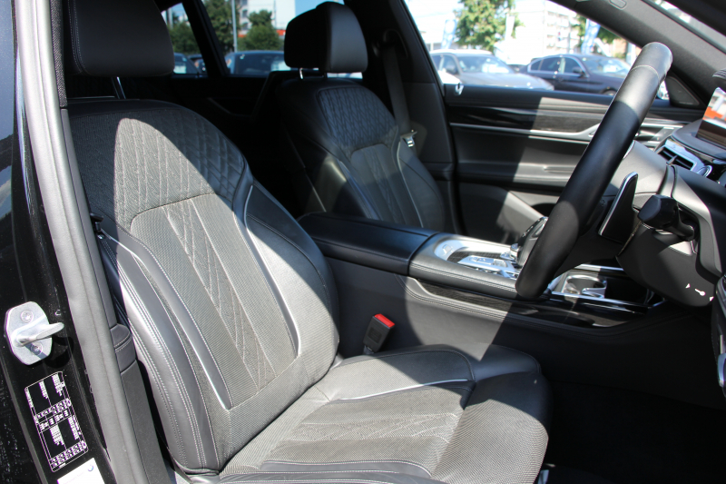 BMW 7シリーズ 740i Mｽﾎﾟｰﾂ ﾘｱｺﾝﾌｫｰﾄP ﾘｱｴﾝﾀｰﾃｲﾒﾝﾄ ﾘｱﾓﾆﾀｰ ﾀｯﾁｺﾏﾝﾄﾞﾋｰﾄｺﾝﾌｫｰﾄP ｻﾝﾙｰﾌ ﾚｰｻﾞｰﾗｲﾄ ﾃﾞｨｽﾌﾟﾚｲｷｰ ﾘﾓｰﾄﾊﾟｰｷﾝｸﾞ20AW ﾏｯｻｰｼﾞ&ﾍﾞﾝﾁﾚｰｼｮﾝ ﾌﾞﾗｯｸﾅｯﾊﾟﾚｻﾞｰ 360度ｶﾒﾗ 電動ﾄﾗﾝｸ HUD 追従ACC 2年保証