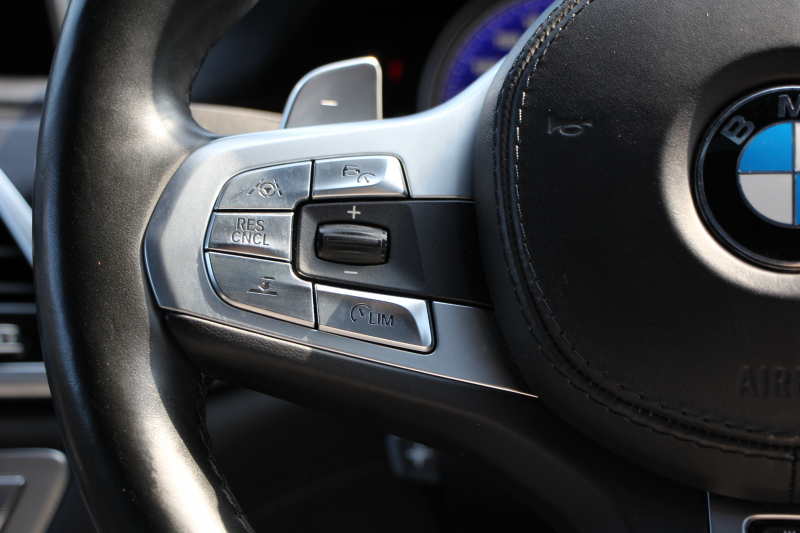 BMW 7シリーズ 740i Mｽﾎﾟｰﾂ ﾘｱｺﾝﾌｫｰﾄP ﾘｱｴﾝﾀｰﾃｲﾒﾝﾄ ﾘｱﾓﾆﾀｰ ﾀｯﾁｺﾏﾝﾄﾞﾋｰﾄｺﾝﾌｫｰﾄP ｻﾝﾙｰﾌ ﾚｰｻﾞｰﾗｲﾄ ﾃﾞｨｽﾌﾟﾚｲｷｰ ﾘﾓｰﾄﾊﾟｰｷﾝｸﾞ20AW ﾏｯｻｰｼﾞ&ﾍﾞﾝﾁﾚｰｼｮﾝ ﾌﾞﾗｯｸﾅｯﾊﾟﾚｻﾞｰ 360度ｶﾒﾗ 電動ﾄﾗﾝｸ HUD 追従ACC 2年保証