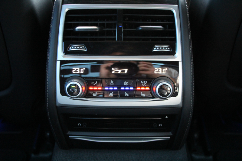 BMW 7シリーズ 740i Mｽﾎﾟｰﾂ ﾘｱｺﾝﾌｫｰﾄP ﾘｱｴﾝﾀｰﾃｲﾒﾝﾄ ﾘｱﾓﾆﾀｰ ﾀｯﾁｺﾏﾝﾄﾞﾋｰﾄｺﾝﾌｫｰﾄP ｻﾝﾙｰﾌ ﾚｰｻﾞｰﾗｲﾄ ﾃﾞｨｽﾌﾟﾚｲｷｰ ﾘﾓｰﾄﾊﾟｰｷﾝｸﾞ20AW ﾏｯｻｰｼﾞ&ﾍﾞﾝﾁﾚｰｼｮﾝ ﾌﾞﾗｯｸﾅｯﾊﾟﾚｻﾞｰ 360度ｶﾒﾗ 電動ﾄﾗﾝｸ HUD 追従ACC 2年保証