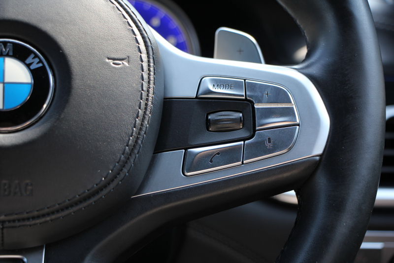 BMW 7シリーズ 740i Mｽﾎﾟｰﾂ ﾘｱｺﾝﾌｫｰﾄP ﾘｱｴﾝﾀｰﾃｲﾒﾝﾄ ﾘｱﾓﾆﾀｰ ﾀｯﾁｺﾏﾝﾄﾞﾋｰﾄｺﾝﾌｫｰﾄP ｻﾝﾙｰﾌ ﾚｰｻﾞｰﾗｲﾄ ﾃﾞｨｽﾌﾟﾚｲｷｰ ﾘﾓｰﾄﾊﾟｰｷﾝｸﾞ20AW ﾏｯｻｰｼﾞ&ﾍﾞﾝﾁﾚｰｼｮﾝ ﾌﾞﾗｯｸﾅｯﾊﾟﾚｻﾞｰ 360度ｶﾒﾗ 電動ﾄﾗﾝｸ HUD 追従ACC 2年保証