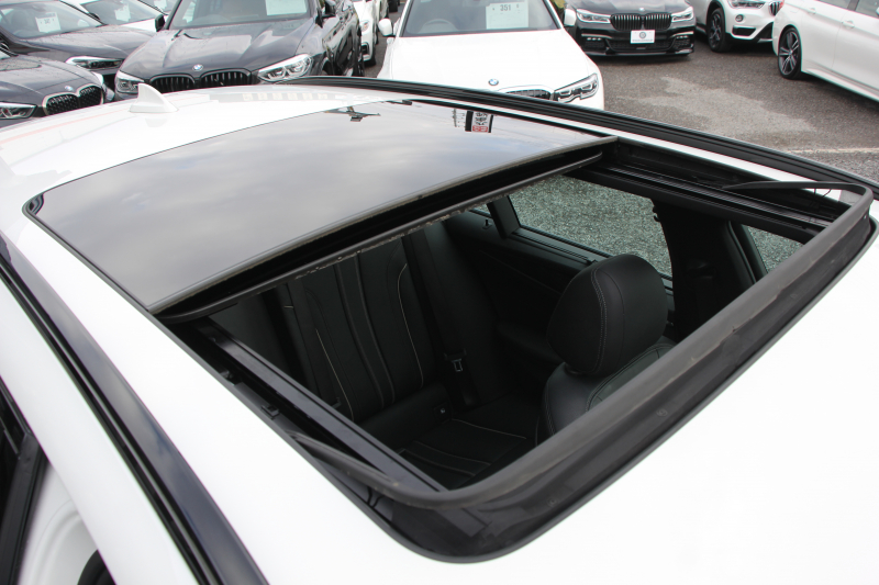 BMW 5シリーズ 530i ﾂｰﾘﾝｸﾞMｽﾎﾟｰﾂ ｾﾚｸﾄP 型式変更後｢JT20｣ 変更後液晶ﾒｰﾀｰ 高出力 252馬力 ﾊﾟﾉﾗﾏｻﾝﾙｰﾌ ﾊｰﾏﾝｶｰﾄﾞﾝｻﾗｳﾝﾄﾞ4ｿﾞｰﾝｴｱｺﾝ 全席ﾋｰﾀｰ黒革 19AW Mｽﾎﾟｰﾂﾌﾞﾚｰｷ Pｱｼｽﾄﾌﾟﾗｽ 360度ｶﾒﾗ ﾀｯﾁ画面ﾅﾋﾞTV 2年保証