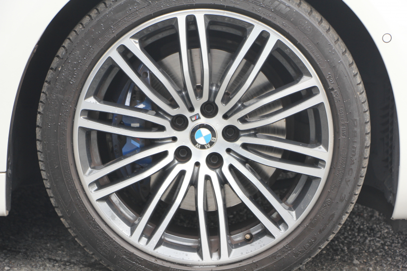 BMW 5シリーズ 530i ﾂｰﾘﾝｸﾞMｽﾎﾟｰﾂ ｾﾚｸﾄP 型式変更後｢JT20｣ 変更後液晶ﾒｰﾀｰ 高出力 252馬力 ﾊﾟﾉﾗﾏｻﾝﾙｰﾌ ﾊｰﾏﾝｶｰﾄﾞﾝｻﾗｳﾝﾄﾞ4ｿﾞｰﾝｴｱｺﾝ 全席ﾋｰﾀｰ黒革 19AW Mｽﾎﾟｰﾂﾌﾞﾚｰｷ Pｱｼｽﾄﾌﾟﾗｽ 360度ｶﾒﾗ ﾀｯﾁ画面ﾅﾋﾞTV 2年保証