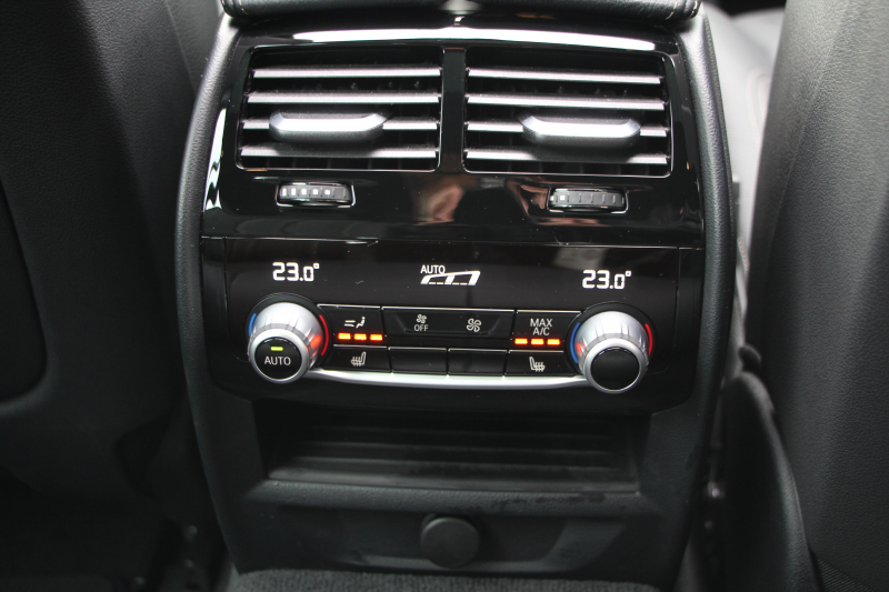 BMW 5シリーズ 530i ﾂｰﾘﾝｸﾞMｽﾎﾟｰﾂ ｾﾚｸﾄP 型式変更後｢JT20｣ 変更後液晶ﾒｰﾀｰ 高出力 252馬力 ﾊﾟﾉﾗﾏｻﾝﾙｰﾌ ﾊｰﾏﾝｶｰﾄﾞﾝｻﾗｳﾝﾄﾞ4ｿﾞｰﾝｴｱｺﾝ 全席ﾋｰﾀｰ黒革 19AW Mｽﾎﾟｰﾂﾌﾞﾚｰｷ Pｱｼｽﾄﾌﾟﾗｽ 360度ｶﾒﾗ ﾀｯﾁ画面ﾅﾋﾞTV 2年保証