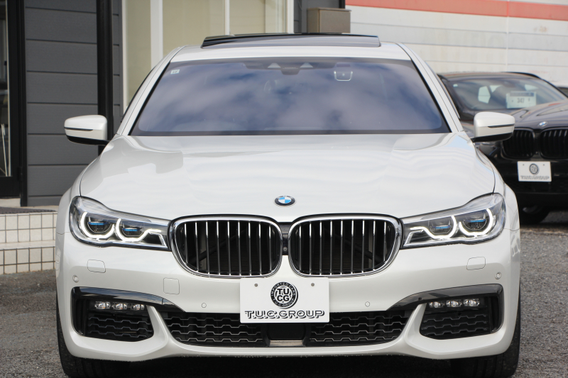 BMW 7シリーズ 750Li Mｽﾎﾟｰﾂ ﾘｱｺﾝﾌｫｰﾄPﾌﾟﾗｽ ﾛﾝｸﾞV8 450馬力 ｽｶｲﾗｳﾝｼﾞﾊﾟﾉﾗﾏｻﾝﾙｰﾌ 後席ﾓﾆﾀｰ ﾚｰｻﾞｰﾗｲﾄ ﾃﾞｨｽﾌﾟﾚｲｷｰ ﾘﾓｰﾄﾊﾟｰｷﾝｸﾞ全席ﾋｰﾀｰ茶革 ﾏｯｻｰｼﾞﾍﾞﾝﾁﾚｰｼｮﾝ 追従ACC HUD ｽﾃｱﾘﾝｸﾞｻﾎﾟｰﾄ 360度ｶﾒﾗ ﾀｯﾁ画面HDDﾅﾋﾞ2年保証