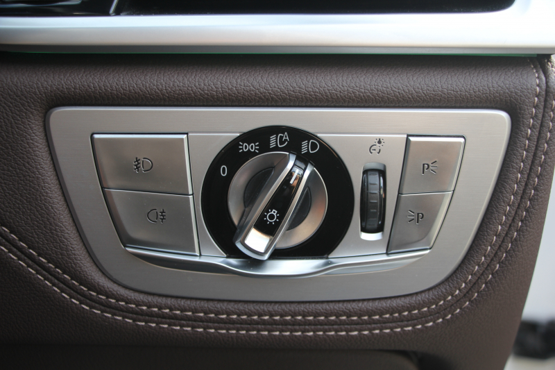 BMW 7シリーズ 750Li Mｽﾎﾟｰﾂ ﾘｱｺﾝﾌｫｰﾄPﾌﾟﾗｽ ﾛﾝｸﾞV8 450馬力 ｽｶｲﾗｳﾝｼﾞﾊﾟﾉﾗﾏｻﾝﾙｰﾌ 後席ﾓﾆﾀｰ ﾚｰｻﾞｰﾗｲﾄ ﾃﾞｨｽﾌﾟﾚｲｷｰ ﾘﾓｰﾄﾊﾟｰｷﾝｸﾞ全席ﾋｰﾀｰ茶革 ﾏｯｻｰｼﾞﾍﾞﾝﾁﾚｰｼｮﾝ 追従ACC HUD ｽﾃｱﾘﾝｸﾞｻﾎﾟｰﾄ 360度ｶﾒﾗ ﾀｯﾁ画面HDDﾅﾋﾞ2年保証