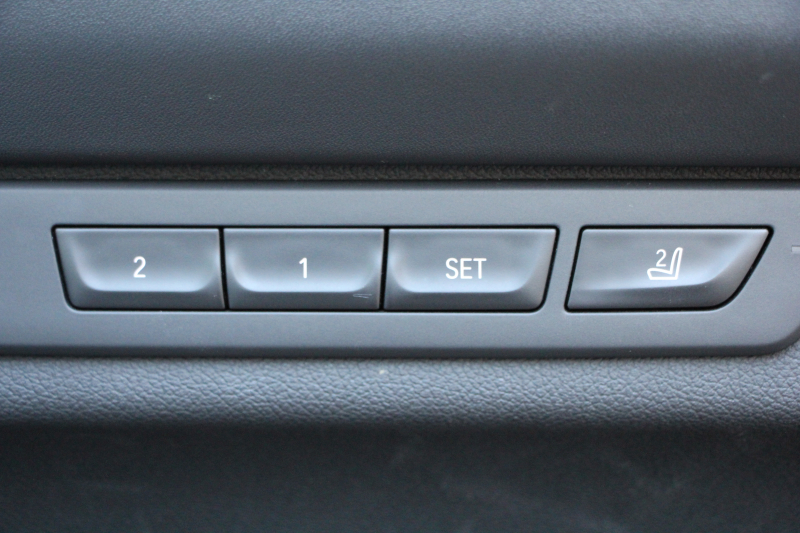 BMW 7シリーズ 740i Mｽﾎﾟｰﾂ ｲﾉﾍﾞｰｼｮﾝP LCI後期 ﾌｪｲｽﾘﾌﾄ後 ｻﾝﾙｰﾌ ﾚｰｻﾞｰﾗｲﾄ 全席ﾋｰﾀｰ黒革 ﾍﾞﾝﾁﾚｰｼｮﾝ ｿﾌﾄｸﾛｰｽﾞﾄﾞｱ BMW ﾗｲﾌﾞｺｯｸﾋﾟｯﾄﾞApplecarplay対応 追従ACC ｽﾃｱﾘﾝｸﾞｻﾎﾟｰﾄ HUD ﾊｰﾏﾝｶｰﾄﾞﾝｻﾗｳﾝﾄﾞ真珠色 2年保証