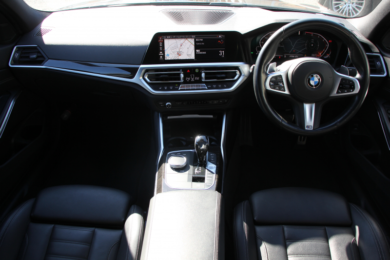 BMW 3シリーズ 330i Mｽﾎﾟｰﾂ ﾊｲﾗｲﾝ ｺﾝﾌｫｰﾄP 高出力 258馬力 ﾋｰﾀｰ黒革 ﾗﾝﾊﾞｰｻﾎﾟｰﾄ 追従ACC ｽﾃｱﾘﾝｸﾞｻﾎﾟｰﾄ HUD Pｱｼｽﾄﾌﾟﾗｽ 360度ｶﾒﾗ 後退ｱｼｽﾄ ｵﾌﾟｼｮﾝ19AW 第7世代iﾄﾞﾗｲﾌﾞHDDﾅﾋﾞApplecarplay 追従ACC 電動ﾄﾗﾝｸ Mｽﾎﾟｰﾂﾌﾞﾚｰｷ 2年保証