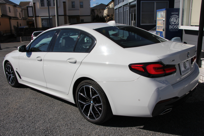 BMW 5シリーズ 523d Xdrive Mｽﾎﾟｰﾂ ｴﾃﾞｨｼｮﾝｼﾞｮｲﾌﾟﾗｽ ｴｸｽｸﾙｰｼﾌﾞﾅｯﾊﾟﾚｻﾞｰP 後期 ｻﾝﾙｰﾌ EXCﾓｶﾅｯﾊﾟﾚｻﾞｰ 全席ｼｰﾄﾋｰﾀｰ LEDﾍｯﾄﾞﾗｲﾄ ｱﾀﾞﾌﾟﾃｨﾌﾞｻｽ BMWﾗｲﾌﾞｺｯｸﾋﾟｯﾄ HUD 追従ACC ｽﾃｱﾘﾝｸﾞｻﾎﾟｰﾄ Applecarplay ﾜｲﾔﾚｽC 2年保証