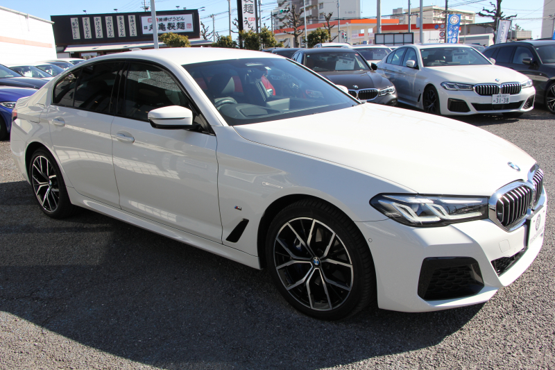 BMW 5シリーズ 530i Mｽﾎﾟｰﾂ 後期LCI 高出力 252馬力 全席ﾋｰﾀｰ付黒革 Mｽﾎﾟｰﾂﾌﾞﾚｰｷ 可変ｻｽ ｱﾀﾞﾌﾟﾃｨﾌﾞLEDﾍｯﾄﾞﾗｲﾄ BMWﾗｲﾌﾞｺｯｸﾋﾟｯﾄﾞAppleCarPlay対応HDDﾅﾋﾞTV Pｱｼｽﾄﾌﾟﾗｽ 360度ｶﾒﾗ ｽﾃｱﾘﾝｸﾞｻﾎﾟｰﾄ 追ACC 電動ﾄﾗﾝｸ 2年保証