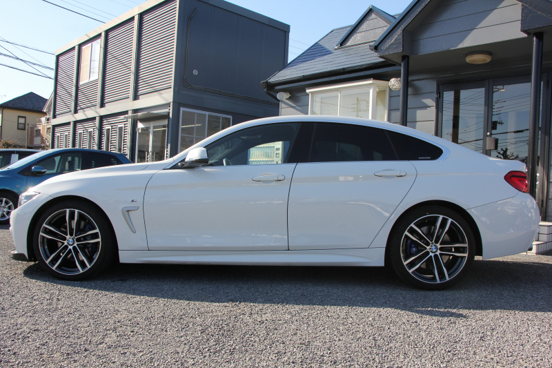 BMW 4シリーズ 420i ｸﾞﾗﾝｸｰﾍﾟｲﾝｽﾀｲﾙｽﾎﾟｰﾂ 限定車 後期LCI ﾋｰﾀｰ黒革 ﾌﾞﾙｰｽﾃｯﾁ入り ｱﾀﾞﾌﾟﾃｨﾌﾞMｻｽ 19AW Mspﾌﾞﾚｰｷ HUD 追従ACC ﾀｯﾁ画面HDDﾅﾋﾞTV 液晶ﾒｰﾀｰ LEDﾍｯﾄﾞﾗｲﾄ&ﾃｰﾙ&ﾌｫｸﾞｻﾃﾝｳｲﾝﾄﾞｳﾓｰﾙ 電動ﾄﾗﾝｸ 2年保証