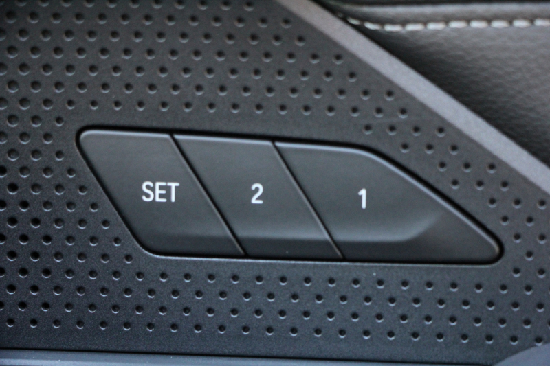 BMW 4シリーズ 420i ｸｰﾍﾟMｽﾎﾟｰﾂ ｺﾝﾌｫｰﾄP ﾋｰﾀｰ黒革 ｵﾌﾟｼｮﾝ19AW LEDﾍｯﾄﾞﾗｲﾄ ｵｰﾄﾊｲﾋﾞｰﾑ ﾜｲﾔﾚｽﾁｬｰｼﾞ360度ｶﾒﾗ ﾀｯﾁ画面対応HDDﾅﾋﾞApplecarplay対応 BMWﾗｲﾌﾞｺｯｸﾋﾟｯﾄ ｱﾝﾋﾞｴﾝﾄﾗｲﾄ hi-fiｽﾋﾟｰｶｰ 追従ACC ｽﾃｱﾘﾝｸﾞｻﾎﾟｰﾄ 2年保証