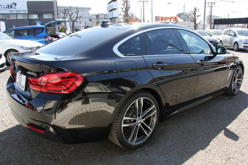 BMW 4シリーズ 420i ｸﾞﾗﾝｸｰﾍﾟMｽﾎﾟｰﾂ ｱｰﾊﾞﾆｽﾀ 限定車 後期 ﾌｪｲｽﾘﾌﾄ後 専用色ｼﾄﾘﾝﾌﾞﾗｯｸ ｱｲﾎﾞﾘｰﾚｻﾞｰ HUD 追従ACC ﾀｯﾁ画面HDDﾅﾋﾞTV 液晶ﾒｰﾀｰ LEDﾍｯﾄﾞﾗｲﾄ 19AW Hifiｽﾋﾟｰｶｰ ﾚｰﾝﾁｪﾝｼﾞ警告 電動ﾄﾗﾝｸ Bｶﾒﾗ 2年保証