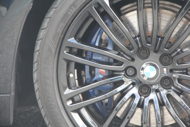 BMW 5シリーズ 530i ﾌﾞﾗｯｸｱｳﾄ 特別仕様車 1ｵｰﾅ 高出力 252馬力 ﾅｲﾄﾌﾞﾙｰﾚｻﾞｰ ｱﾀﾞﾌﾟﾃｨﾌﾞMｻｽ 専用19AW ﾌﾞﾗｯｸｷﾄﾞﾆｰｸﾞﾘﾙ 全席ﾋｰﾀｰ HUD ﾀｯﾁ画面HDDﾅﾋﾞTV 360度ｶﾒﾗ LEDﾍｯﾄﾞﾗｲﾄ 追従ACC ｽﾃｱﾘﾝｸﾞｻﾎﾟｰﾄ 2年保証