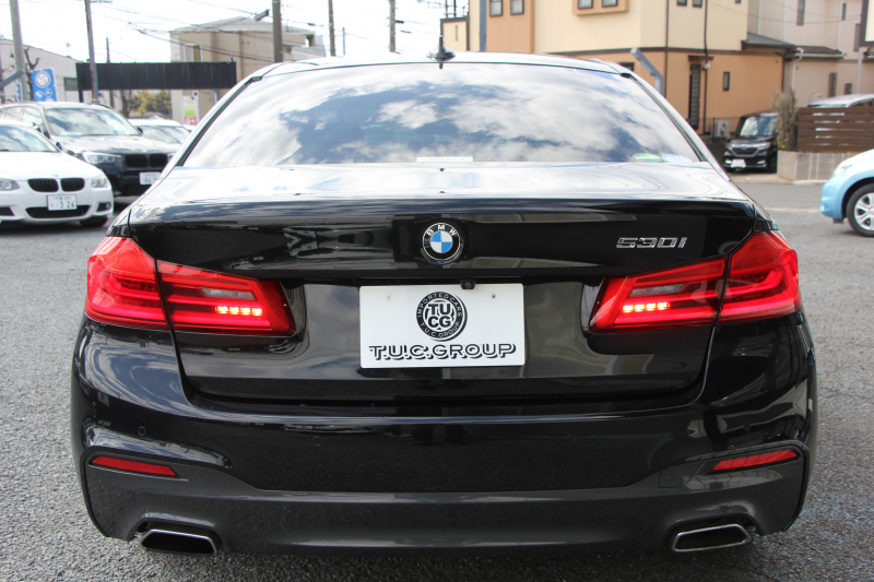 BMW 5シリーズ 530i ﾌﾞﾗｯｸｱｳﾄ 特別仕様車 1ｵｰﾅ 高出力 252馬力 ﾅｲﾄﾌﾞﾙｰﾚｻﾞｰ ｱﾀﾞﾌﾟﾃｨﾌﾞMｻｽ 専用19AW ﾌﾞﾗｯｸｷﾄﾞﾆｰｸﾞﾘﾙ 全席ﾋｰﾀｰ HUD ﾀｯﾁ画面HDDﾅﾋﾞTV 360度ｶﾒﾗ LEDﾍｯﾄﾞﾗｲﾄ 追従ACC ｽﾃｱﾘﾝｸﾞｻﾎﾟｰﾄ 2年保証
