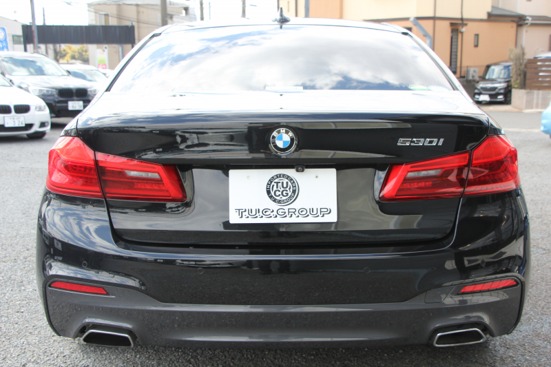 BMW 5シリーズ 530i ﾌﾞﾗｯｸｱｳﾄ 特別仕様車 1ｵｰﾅ 高出力 252馬力 ﾅｲﾄﾌﾞﾙｰﾚｻﾞｰ ｱﾀﾞﾌﾟﾃｨﾌﾞMｻｽ 専用19AW ﾌﾞﾗｯｸｷﾄﾞﾆｰｸﾞﾘﾙ 全席ﾋｰﾀｰ HUD ﾀｯﾁ画面HDDﾅﾋﾞTV 360度ｶﾒﾗ LEDﾍｯﾄﾞﾗｲﾄ 追従ACC ｽﾃｱﾘﾝｸﾞｻﾎﾟｰﾄ 2年保証