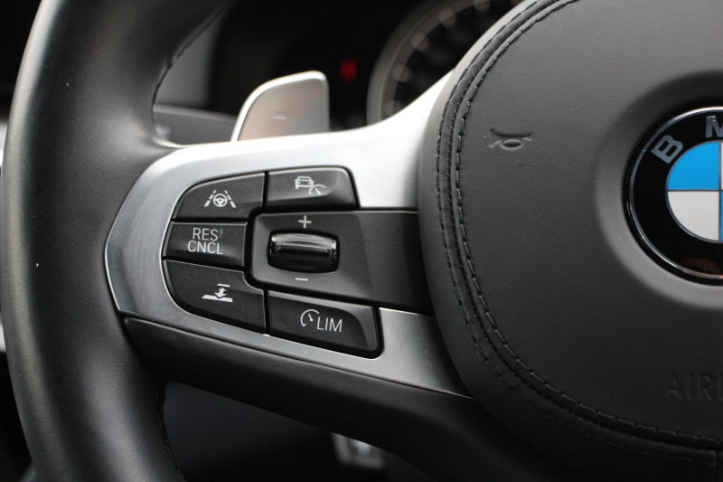 BMW 5シリーズ 530i ﾌﾞﾗｯｸｱｳﾄ 特別仕様車 1ｵｰﾅ 高出力 252馬力 ﾅｲﾄﾌﾞﾙｰﾚｻﾞｰ ｱﾀﾞﾌﾟﾃｨﾌﾞMｻｽ 専用19AW ﾌﾞﾗｯｸｷﾄﾞﾆｰｸﾞﾘﾙ 全席ﾋｰﾀｰ HUD ﾀｯﾁ画面HDDﾅﾋﾞTV 360度ｶﾒﾗ LEDﾍｯﾄﾞﾗｲﾄ 追従ACC ｽﾃｱﾘﾝｸﾞｻﾎﾟｰﾄ 2年保証