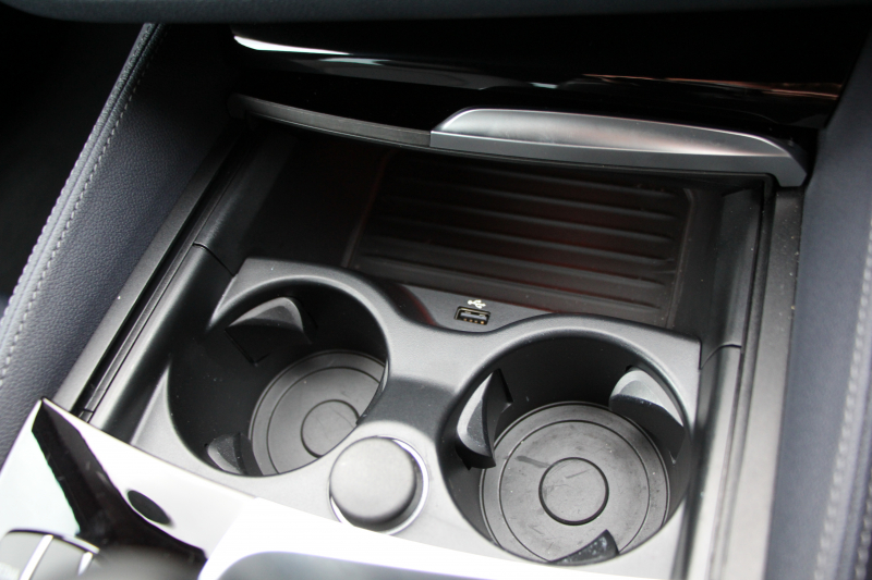 BMW 5シリーズ 530i ﾌﾞﾗｯｸｱｳﾄ 特別仕様車 1ｵｰﾅ 高出力 252馬力 ﾅｲﾄﾌﾞﾙｰﾚｻﾞｰ ｱﾀﾞﾌﾟﾃｨﾌﾞMｻｽ 専用19AW ﾌﾞﾗｯｸｷﾄﾞﾆｰｸﾞﾘﾙ 全席ﾋｰﾀｰ HUD ﾀｯﾁ画面HDDﾅﾋﾞTV 360度ｶﾒﾗ LEDﾍｯﾄﾞﾗｲﾄ 追従ACC ｽﾃｱﾘﾝｸﾞｻﾎﾟｰﾄ 2年保証