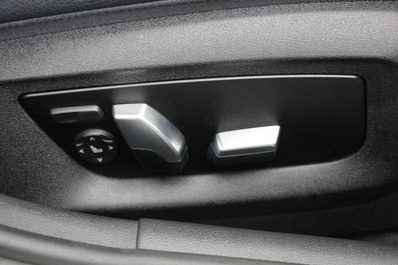 BMW 5シリーズ 530i ﾌﾞﾗｯｸｱｳﾄ 特別仕様車 1ｵｰﾅ 高出力 252馬力 ﾅｲﾄﾌﾞﾙｰﾚｻﾞｰ ｱﾀﾞﾌﾟﾃｨﾌﾞMｻｽ 専用19AW ﾌﾞﾗｯｸｷﾄﾞﾆｰｸﾞﾘﾙ 全席ﾋｰﾀｰ HUD ﾀｯﾁ画面HDDﾅﾋﾞTV 360度ｶﾒﾗ LEDﾍｯﾄﾞﾗｲﾄ 追従ACC ｽﾃｱﾘﾝｸﾞｻﾎﾟｰﾄ 2年保証