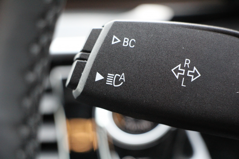 BMW 5シリーズ 530i ﾌﾞﾗｯｸｱｳﾄ 特別仕様車 1ｵｰﾅ 高出力 252馬力 ﾅｲﾄﾌﾞﾙｰﾚｻﾞｰ ｱﾀﾞﾌﾟﾃｨﾌﾞMｻｽ 専用19AW ﾌﾞﾗｯｸｷﾄﾞﾆｰｸﾞﾘﾙ 全席ﾋｰﾀｰ HUD ﾀｯﾁ画面HDDﾅﾋﾞTV 360度ｶﾒﾗ LEDﾍｯﾄﾞﾗｲﾄ 追従ACC ｽﾃｱﾘﾝｸﾞｻﾎﾟｰﾄ 2年保証