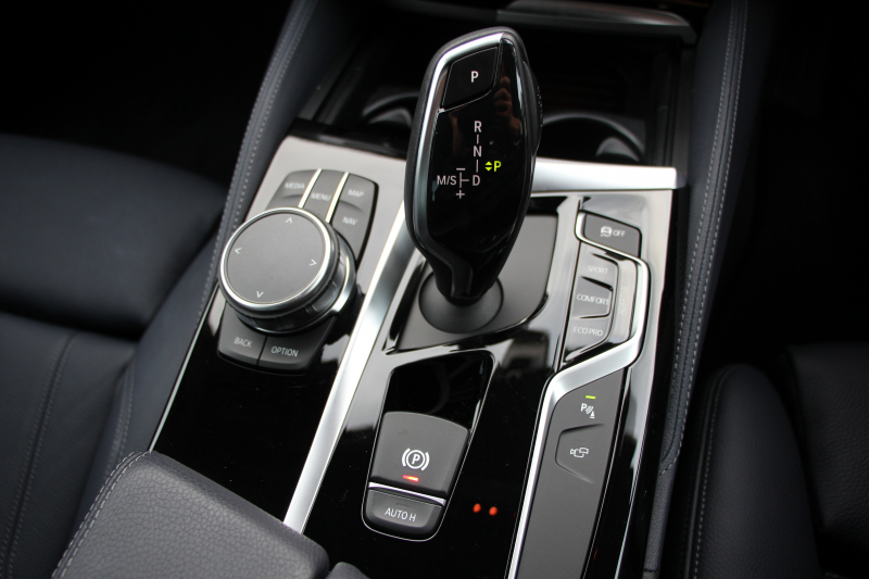 BMW 5シリーズ 530i ﾌﾞﾗｯｸｱｳﾄ 特別仕様車 1ｵｰﾅ 高出力 252馬力 ﾅｲﾄﾌﾞﾙｰﾚｻﾞｰ ｱﾀﾞﾌﾟﾃｨﾌﾞMｻｽ 専用19AW ﾌﾞﾗｯｸｷﾄﾞﾆｰｸﾞﾘﾙ 全席ﾋｰﾀｰ HUD ﾀｯﾁ画面HDDﾅﾋﾞTV 360度ｶﾒﾗ LEDﾍｯﾄﾞﾗｲﾄ 追従ACC ｽﾃｱﾘﾝｸﾞｻﾎﾟｰﾄ 2年保証