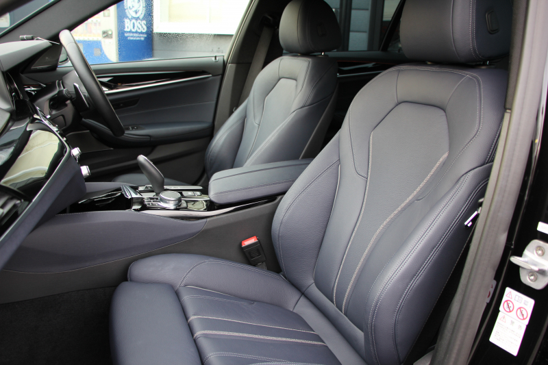 BMW 5シリーズ 530i ﾌﾞﾗｯｸｱｳﾄ 特別仕様車 1ｵｰﾅ 高出力 252馬力 ﾅｲﾄﾌﾞﾙｰﾚｻﾞｰ ｱﾀﾞﾌﾟﾃｨﾌﾞMｻｽ 専用19AW ﾌﾞﾗｯｸｷﾄﾞﾆｰｸﾞﾘﾙ 全席ﾋｰﾀｰ HUD ﾀｯﾁ画面HDDﾅﾋﾞTV 360度ｶﾒﾗ LEDﾍｯﾄﾞﾗｲﾄ 追従ACC ｽﾃｱﾘﾝｸﾞｻﾎﾟｰﾄ 2年保証