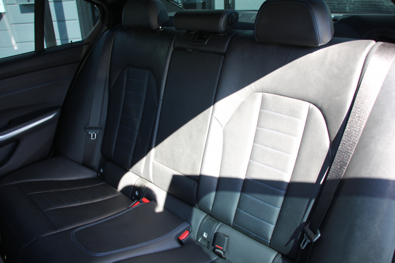 BMW 3シリーズ 320i Mｽﾎﾟｰﾂ ﾃﾞﾋﾞｭｰ&ｺﾝﾌｫｰﾄP ﾋｰﾀｰ黒革 19AW Pｱｼｽﾄﾌﾟﾗｽ 360度ｶﾒﾗ BMWﾗｲﾌﾞｺｯｸﾋﾟｯﾄﾞﾀｯﾁﾊﾟﾈﾙ対応ﾅﾋﾞApplecarplay対応 電動ﾄﾗﾝｸ LEDﾍｯﾄﾞﾗｲﾄ LEDﾌｫｸﾞPｱｼｽﾄ 後退ｱｼｽﾄ Dｱｼｽﾄﾌﾟﾛ 追従ACC ｽﾃｱﾘﾝｸﾞｻﾎﾟｰﾄ 2年保証