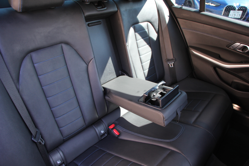 BMW 3シリーズ 320i Mｽﾎﾟｰﾂ ﾃﾞﾋﾞｭｰ&ｺﾝﾌｫｰﾄP ﾋｰﾀｰ黒革 19AW Pｱｼｽﾄﾌﾟﾗｽ 360度ｶﾒﾗ BMWﾗｲﾌﾞｺｯｸﾋﾟｯﾄﾞﾀｯﾁﾊﾟﾈﾙ対応ﾅﾋﾞApplecarplay対応 電動ﾄﾗﾝｸ LEDﾍｯﾄﾞﾗｲﾄ LEDﾌｫｸﾞPｱｼｽﾄ 後退ｱｼｽﾄ Dｱｼｽﾄﾌﾟﾛ 追従ACC ｽﾃｱﾘﾝｸﾞｻﾎﾟｰﾄ 2年保証