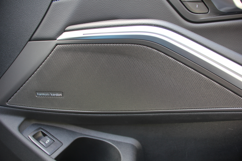 BMW 3シリーズ M340i Xdrive ｲﾉﾍﾞｰｼｮﾝP 4WD 直6ﾀｰﾎﾞ387馬力 ﾋｰﾀｰ黒革 ﾚｰｻﾞｰﾗｲﾄ HUD ｼﾞｪｽﾁｬｰC ﾊｰﾏﾝｶｰﾄﾞﾝｻﾗｳﾝﾄﾞｱﾀﾞﾌﾟﾃｨﾌﾞMｻｽ 専用ﾃﾞﾌ 19AW Mｽﾎﾟｰﾂﾌﾞﾚｰｷ BMWﾗｲﾌﾞｺｯｸﾋﾟｯﾄﾞﾊﾟｰｷﾝｸﾞｱｼｽﾄﾌﾟﾗｽ 360度ｶﾒﾗ 2年保証