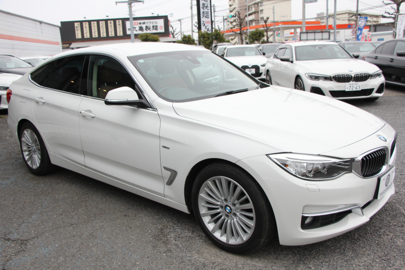 BMW 3シリーズ 320i ｸﾞﾗﾝﾂｰﾘｽﾓ ﾗｸﾞｼﾞｭｱﾘｰ 追従ACC ﾋｰﾀｰ茶革 衝突軽減ﾌﾞﾚｰｷ 車線逸脱警告 歩行者警告 ﾌﾙｾｸﾞTV ﾀｯﾁﾊﾟｯﾄﾞ対応iﾄﾞﾗｲﾌﾞHDDﾅﾋﾞBｶﾒﾗ 電動ﾄﾗﾝｸ ｽﾏｰﾄｷｰ Bluetooth接続 ｸﾛｰﾑﾗｲﾝｴｸｽﾃﾘｱ 2年保証