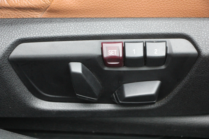 BMW 3シリーズ 320i ｸﾞﾗﾝﾂｰﾘｽﾓ ﾗｸﾞｼﾞｭｱﾘｰ 追従ACC ﾋｰﾀｰ茶革 衝突軽減ﾌﾞﾚｰｷ 車線逸脱警告 歩行者警告 ﾌﾙｾｸﾞTV ﾀｯﾁﾊﾟｯﾄﾞ対応iﾄﾞﾗｲﾌﾞHDDﾅﾋﾞBｶﾒﾗ 電動ﾄﾗﾝｸ ｽﾏｰﾄｷｰ Bluetooth接続 ｸﾛｰﾑﾗｲﾝｴｸｽﾃﾘｱ 2年保証