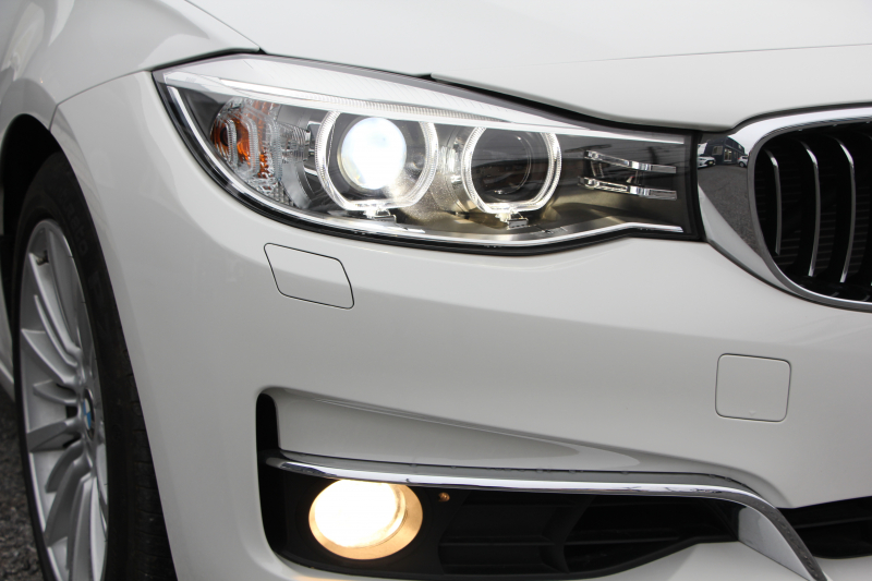 BMW 3シリーズ 320i ｸﾞﾗﾝﾂｰﾘｽﾓ ﾗｸﾞｼﾞｭｱﾘｰ 追従ACC ﾋｰﾀｰ茶革 衝突軽減ﾌﾞﾚｰｷ 車線逸脱警告 歩行者警告 ﾌﾙｾｸﾞTV ﾀｯﾁﾊﾟｯﾄﾞ対応iﾄﾞﾗｲﾌﾞHDDﾅﾋﾞBｶﾒﾗ 電動ﾄﾗﾝｸ ｽﾏｰﾄｷｰ Bluetooth接続 ｸﾛｰﾑﾗｲﾝｴｸｽﾃﾘｱ 2年保証