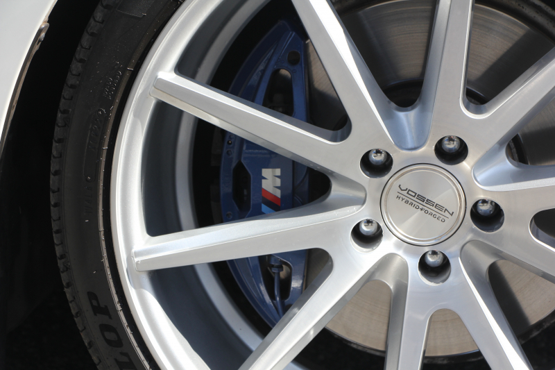 BMW 5シリーズ 530i ﾂｰﾘﾝｸﾞMｽﾎﾟｰﾂ ﾃﾞﾋﾞｭｰP 252馬力 全ﾋｰﾀｰ黒革 HUD VOSSEN VFS1 20AW BCﾚｰｼﾝｸﾞ車高調&iidﾛﾜﾘﾝｸﾞKIT ｿﾌﾄｸﾛｰｽﾞﾄﾞｱ 追従ACC ｽﾃｱﾘﾝｸﾞｻﾎﾟｰﾄ ﾀｯﾁ画面HDDﾅﾋﾞ360度ｶﾒﾗ LEDﾍｯﾄﾞﾗｲﾄ 2年保証