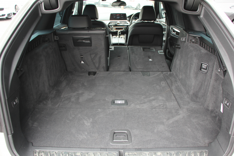 BMW 5シリーズ 530i ﾂｰﾘﾝｸﾞMｽﾎﾟｰﾂ ﾃﾞﾋﾞｭｰP 252馬力 全ﾋｰﾀｰ黒革 HUD VOSSEN VFS1 20AW BCﾚｰｼﾝｸﾞ車高調&iidﾛﾜﾘﾝｸﾞKIT ｿﾌﾄｸﾛｰｽﾞﾄﾞｱ 追従ACC ｽﾃｱﾘﾝｸﾞｻﾎﾟｰﾄ ﾀｯﾁ画面HDDﾅﾋﾞ360度ｶﾒﾗ LEDﾍｯﾄﾞﾗｲﾄ 2年保証