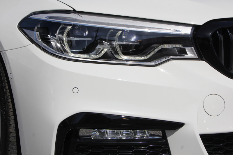 BMW 5シリーズ 530i ﾂｰﾘﾝｸﾞMｽﾎﾟｰﾂ ﾃﾞﾋﾞｭｰP 252馬力 全ﾋｰﾀｰ黒革 HUD VOSSEN VFS1 20AW BCﾚｰｼﾝｸﾞ車高調&iidﾛﾜﾘﾝｸﾞKIT ｿﾌﾄｸﾛｰｽﾞﾄﾞｱ 追従ACC ｽﾃｱﾘﾝｸﾞｻﾎﾟｰﾄ ﾀｯﾁ画面HDDﾅﾋﾞ360度ｶﾒﾗ LEDﾍｯﾄﾞﾗｲﾄ 2年保証